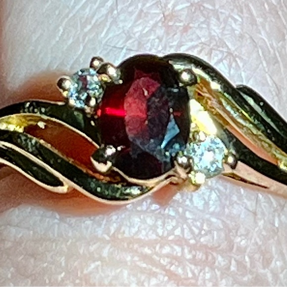 Gold tone Ring with Garnet & crystal accents - Picture 3 of 4